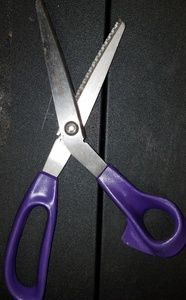 Fiskars pinking shears. EUC